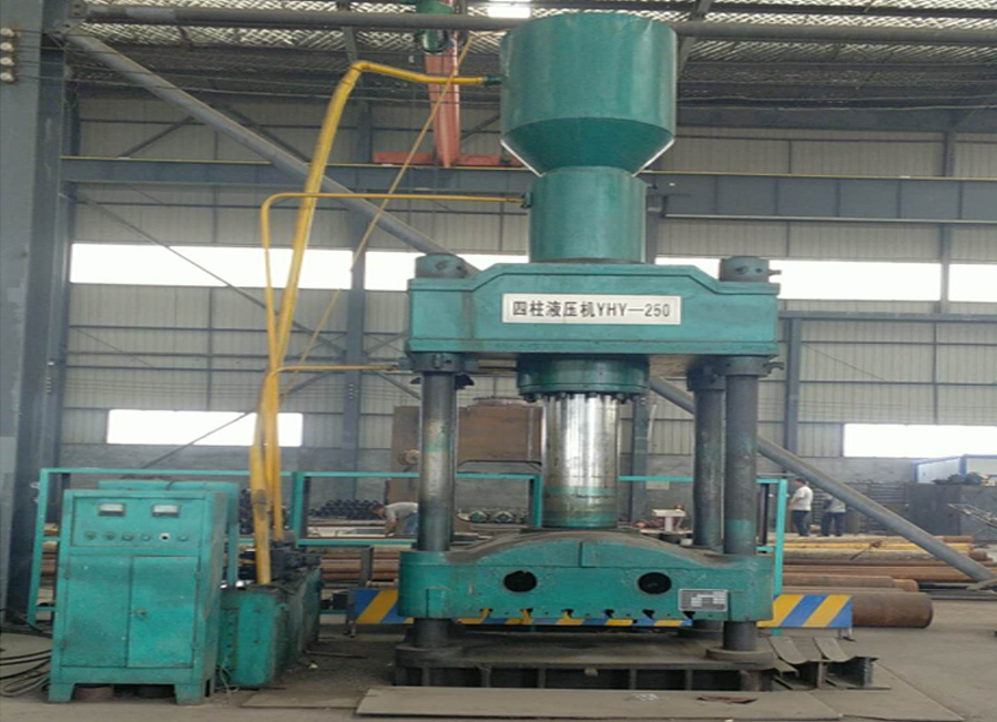 四柱液压机